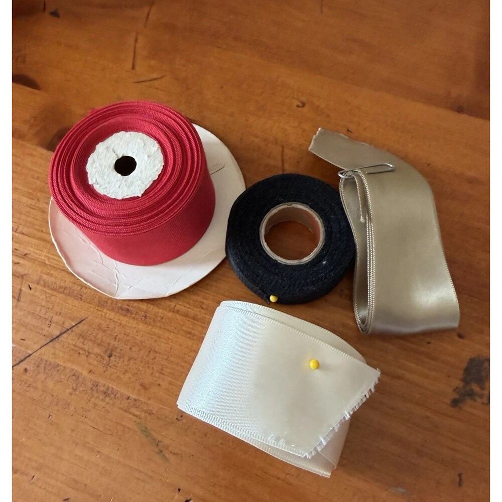 Vintage Sewing Notions Lot Tools Trims Snaps Elastic Thimble Scissor Craft Bundl - Picture 4 of 12